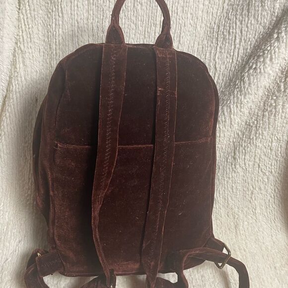 AIMEE KESTENBERG BURGUNDY VELVET  MEDIUM BACKPACK gold tone hardwares main image 13